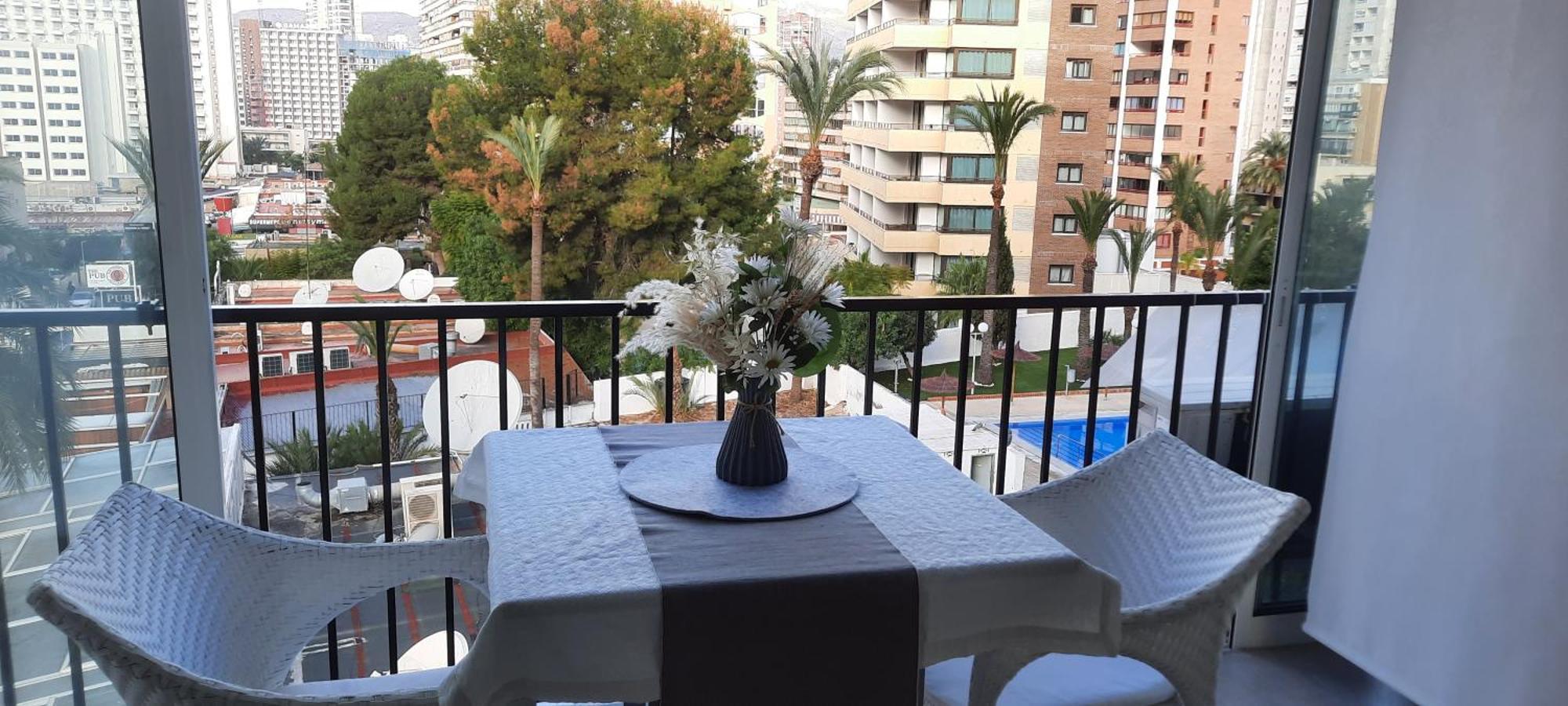 Happy Loix Wifi Aa Garage Piscina Benidorm Luaran gambar