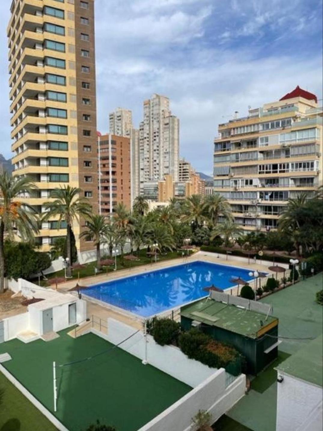 Happy Loix Wifi Aa Garage Piscina Benidorm Luaran gambar