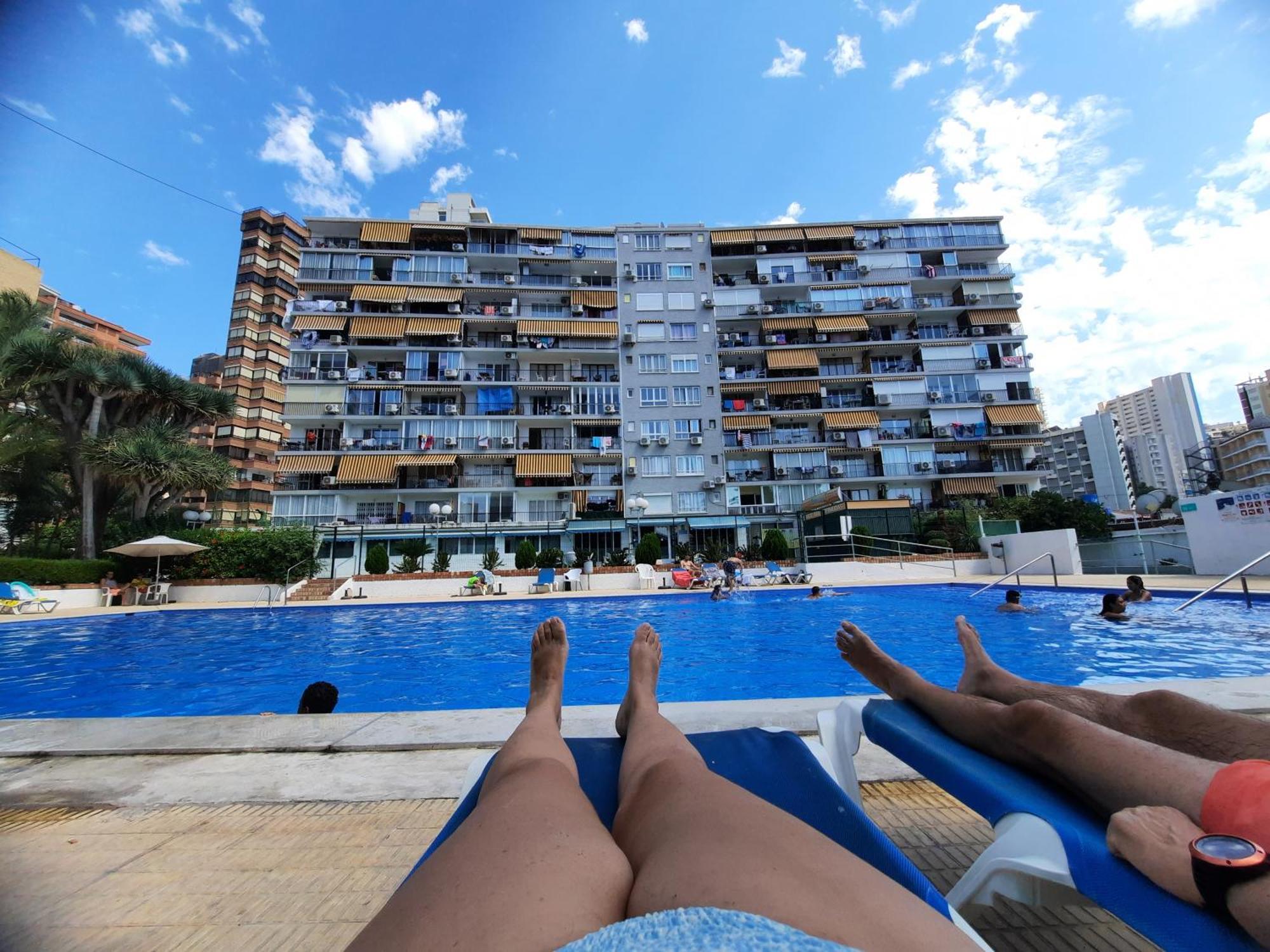 Happy Loix Wifi Aa Garage Piscina Benidorm Luaran gambar